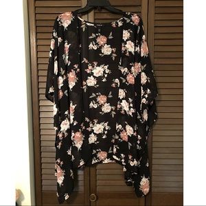 NWOT Torrid Black Floral Kimono